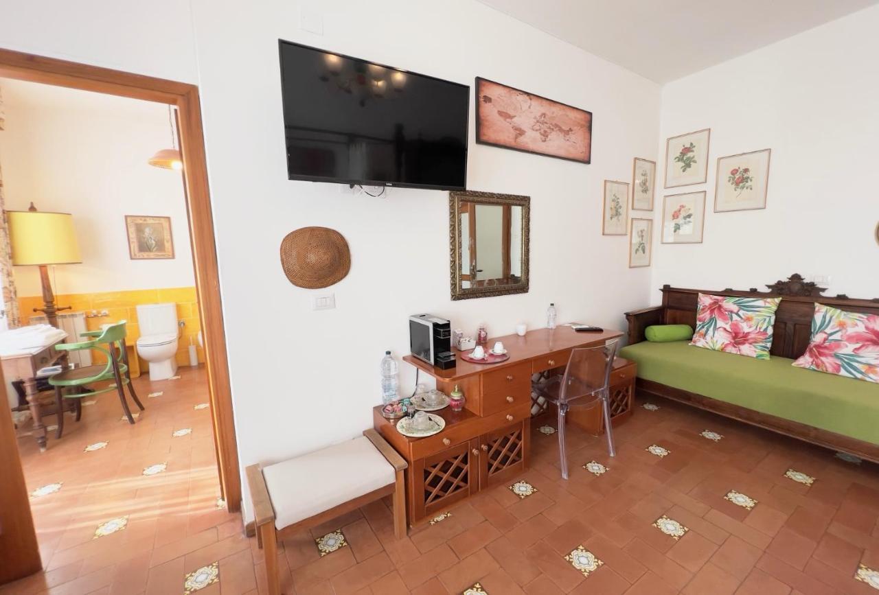 La Terrazza Di Anna Hotel Sassari Ngoại thất bức ảnh
